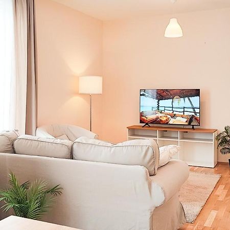 Filinhome Papa Suite 5 โนวีซาด ภายนอก รูปภาพ