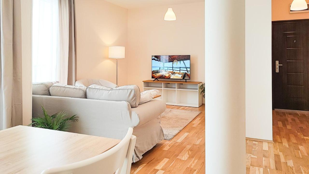 Filinhome Papa Suite 5 โนวีซาด ภายนอก รูปภาพ